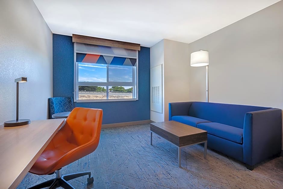 Holiday Inn Express & Suites Chino Hills, an IHG Hotel