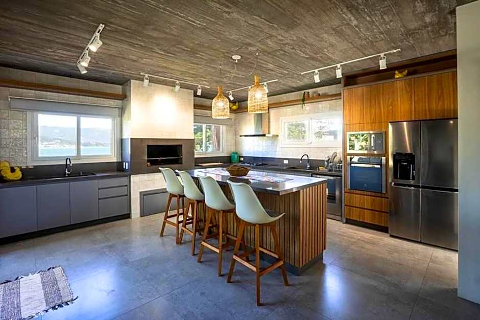 Spa Jacuzzi, Lareira, Beira mar, 4 Suítes