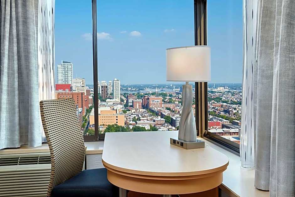 DoubleTree by Hilton - Philadelphia Center City