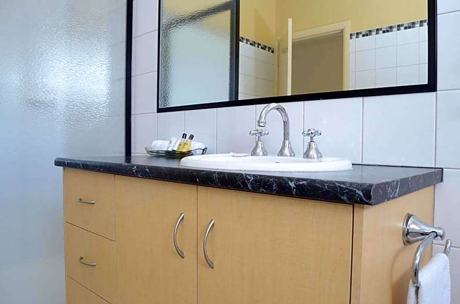 Sportsmans Motor Inn