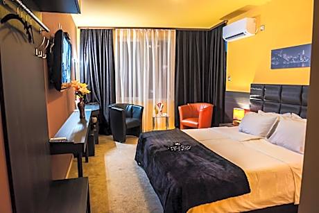 Double Room with Mountain View