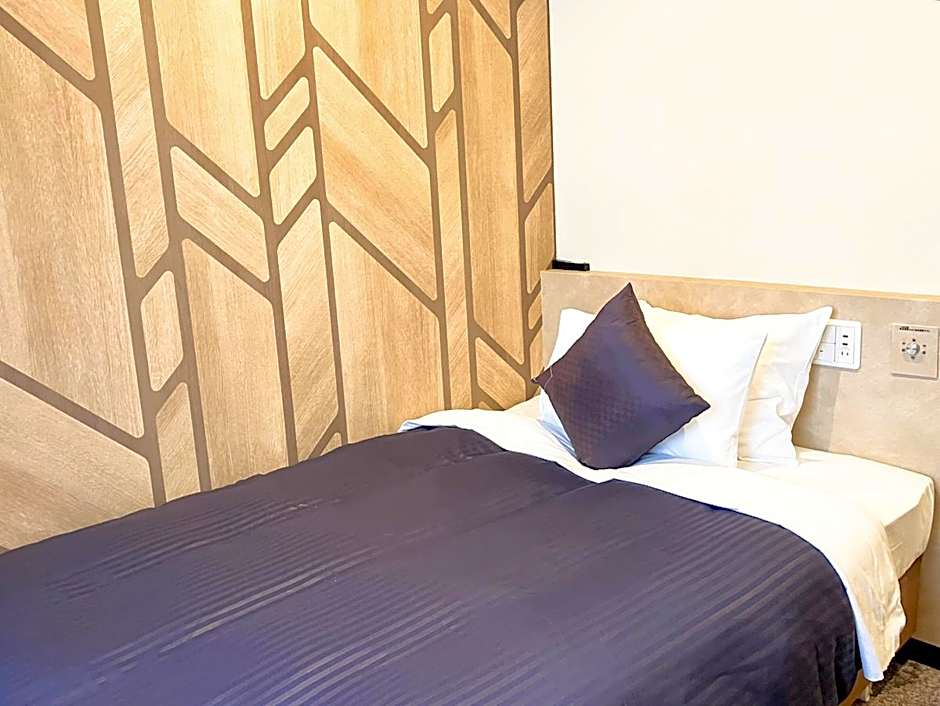 Hotel Livemax Chofuekimae