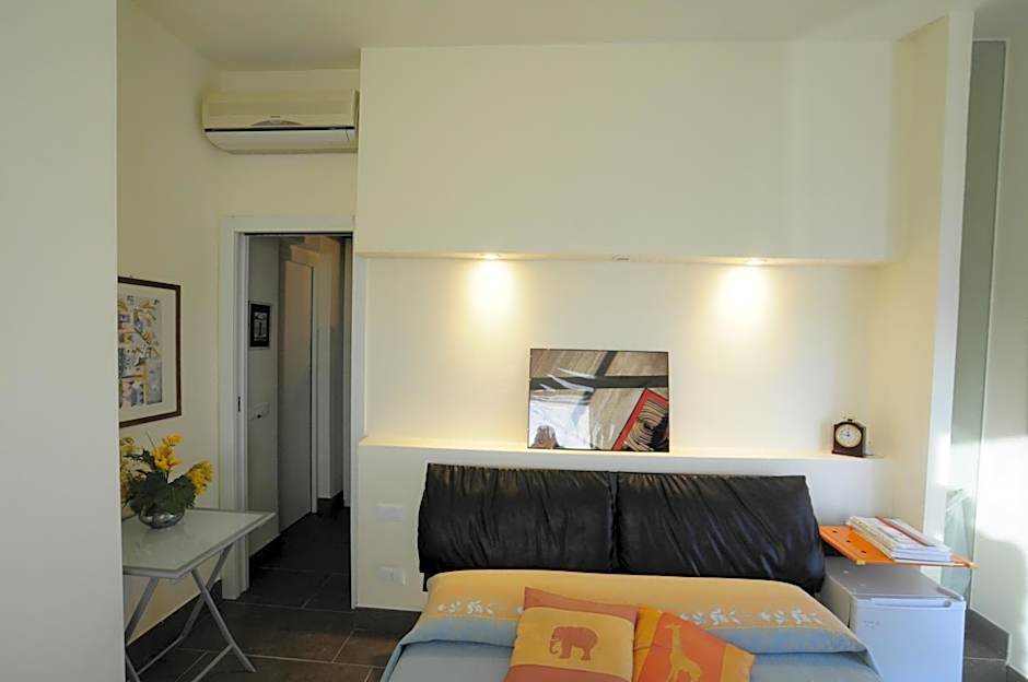 Art House Quartu - Margine Rosso