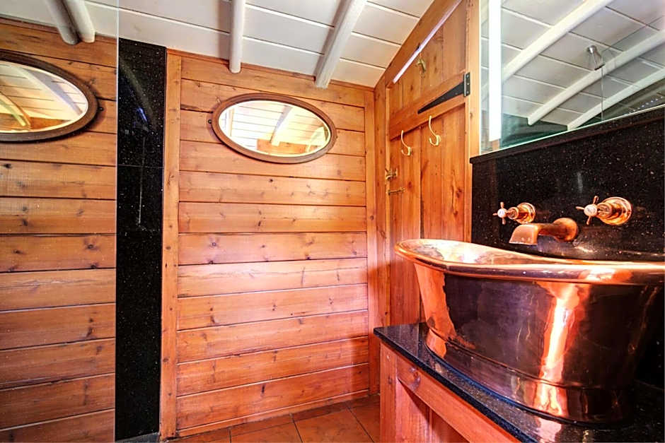 The Railway Hotel by Barefoot Retreats