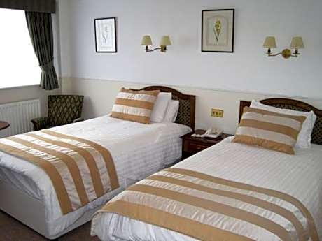 Twin Room with Private Bathroom