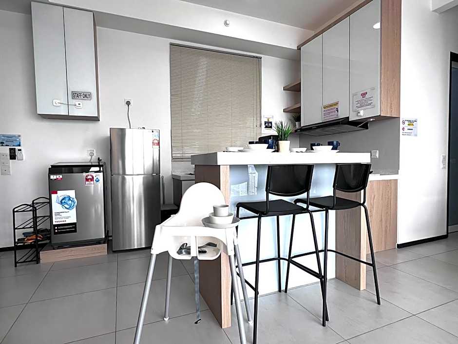 Georgetown Urban Family & Baby-Friendly Home with Skypool Seaview