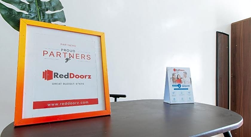 RedDoorz @ Mary Land Transient Alaminos Pangasinan