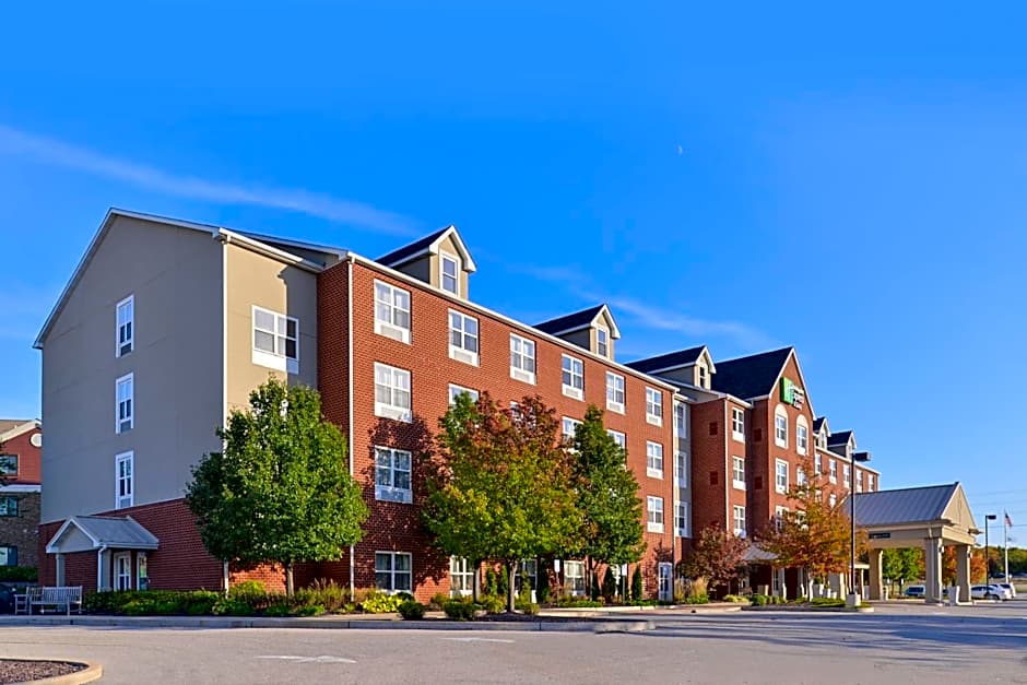 Holiday Inn Express Hotel & Suites St. Louis West-OFallon By IHG