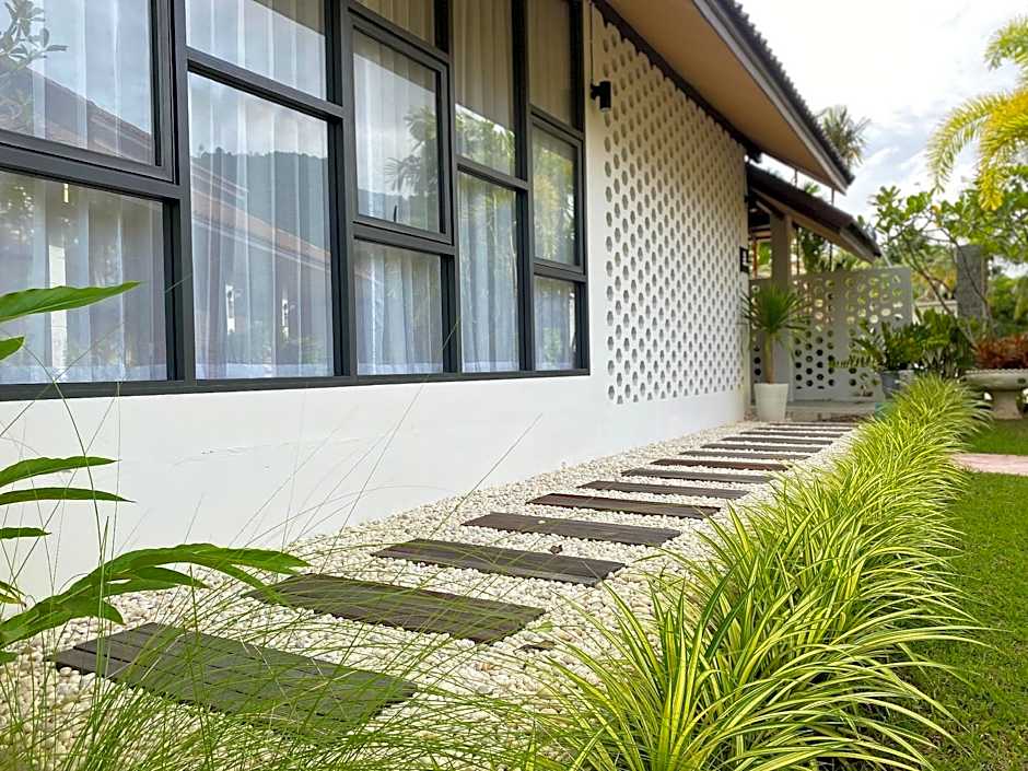 Kata Lucky Villa & Pool Access