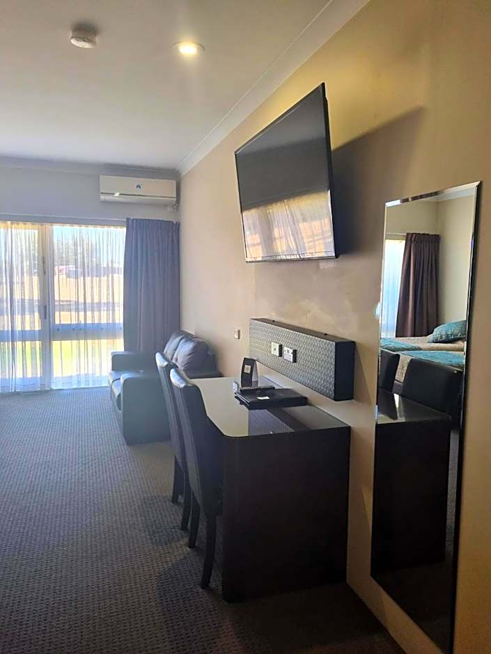 Australian Homestead Motor Lodge