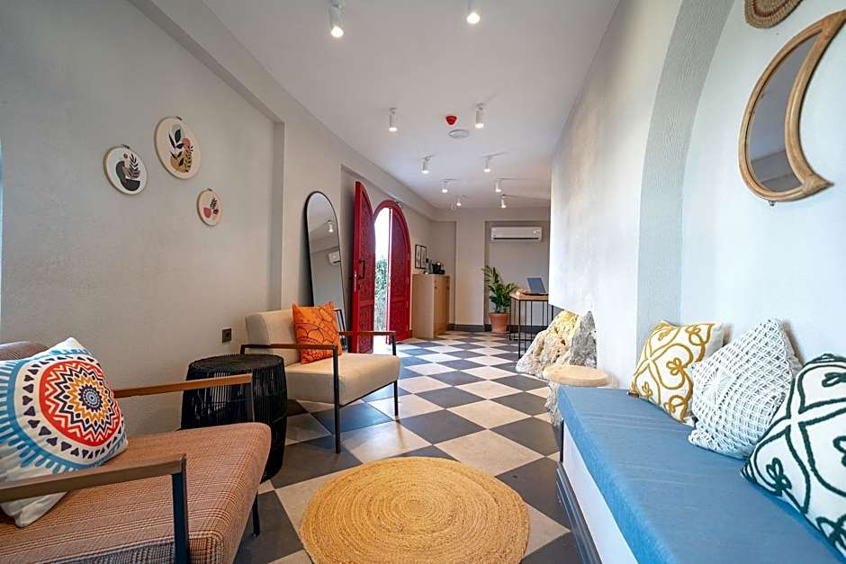 Reddoors Suites Sea View