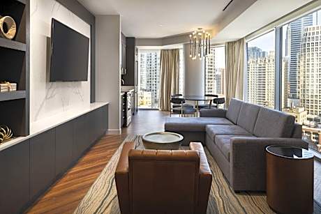 1 Bedroom Suite, 1 King