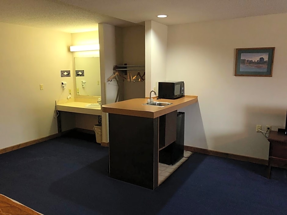 Denison Inn & Suites