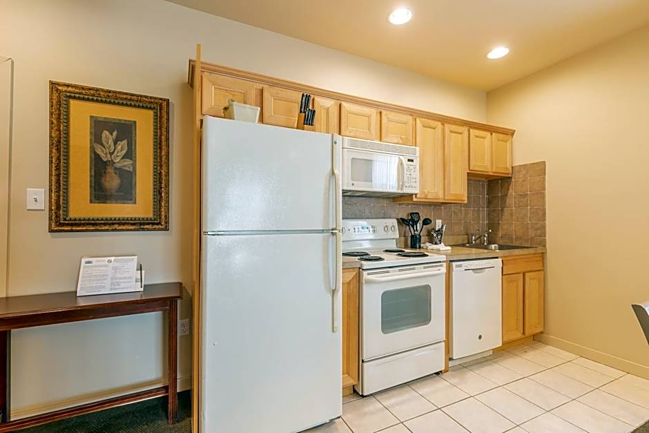 Ebb Tide Suites
