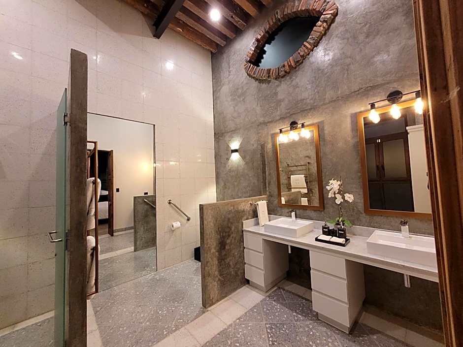 Milo Collection Hotel