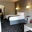 Paris Inn & Suites