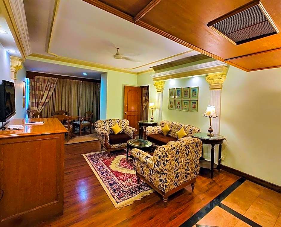 Hotel Tuli International