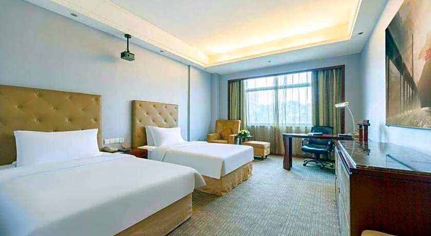 Yiyang Huatian Hotel