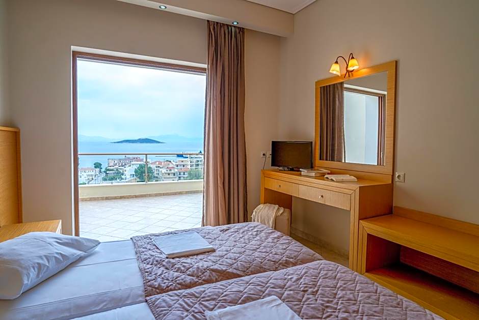 Evia Hotel & Suites