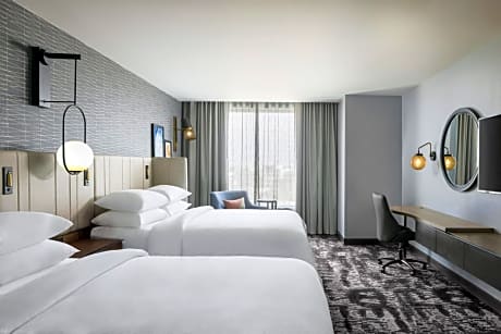Queen Room with Two Queen Beds and Communications Accessible Tub