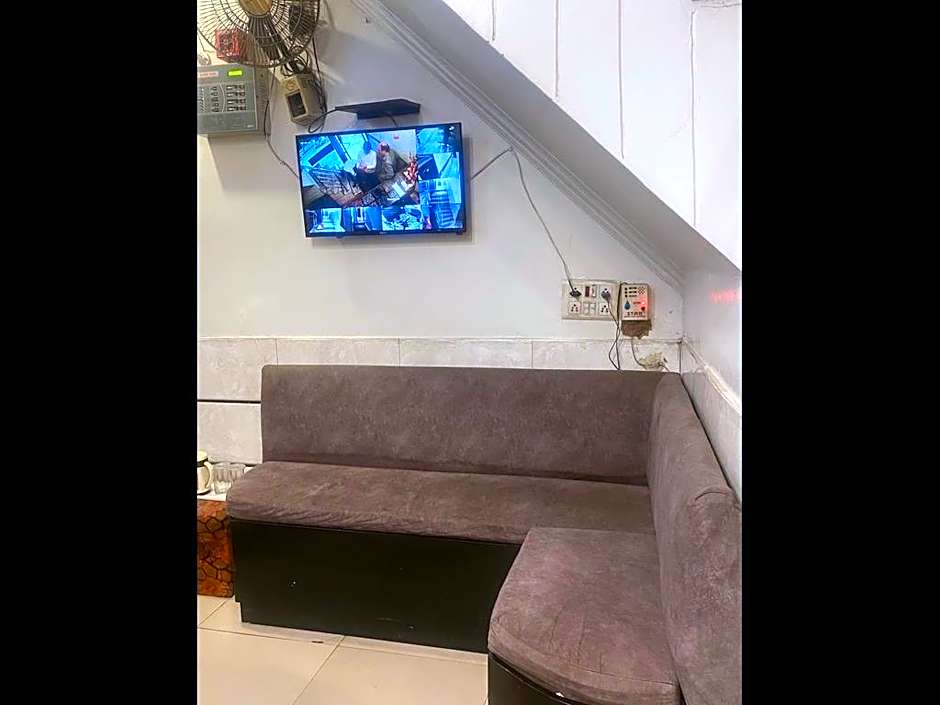 Hotel Shiv Palace – Delhi, NY