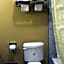 Deluxe Inn & Suites - Baytown