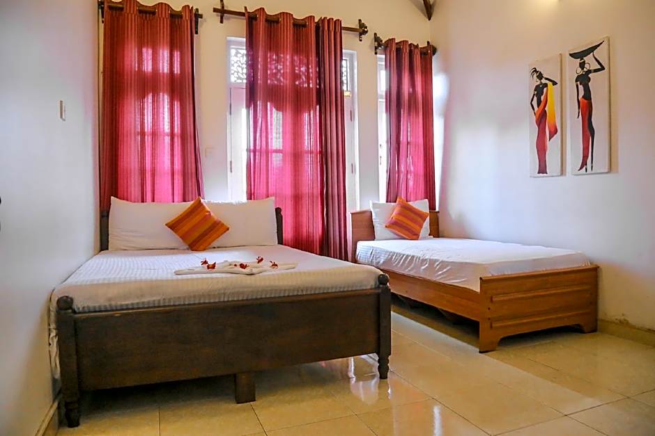 Photo 1 of 10 of Deluxe 1 King Bed