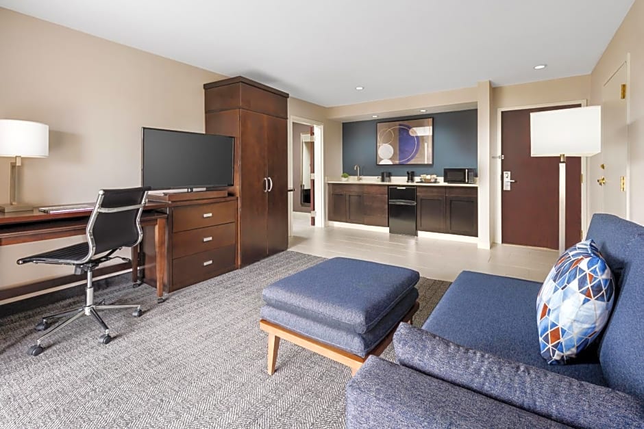 Courtyard by Marriott Manchester-Boston Regional Airport