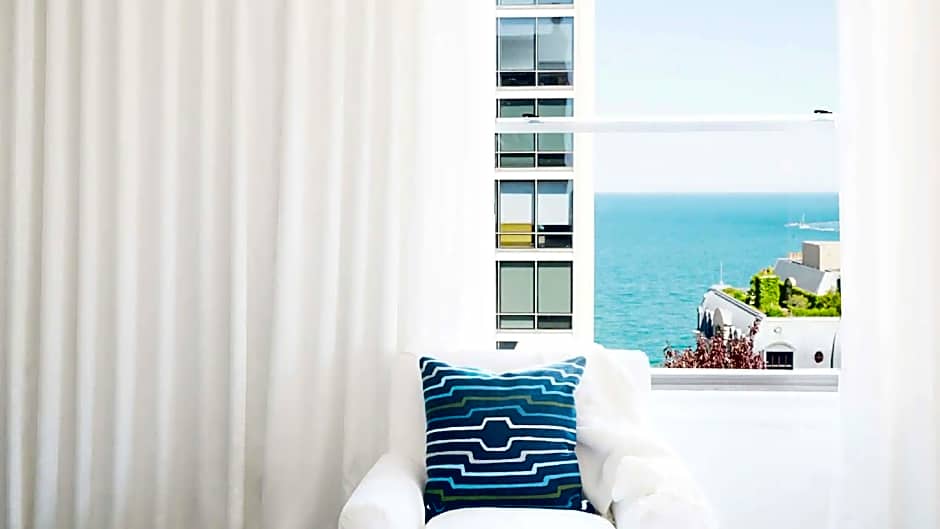 The Chicago Hotel Collection Ambassador Gold Coast