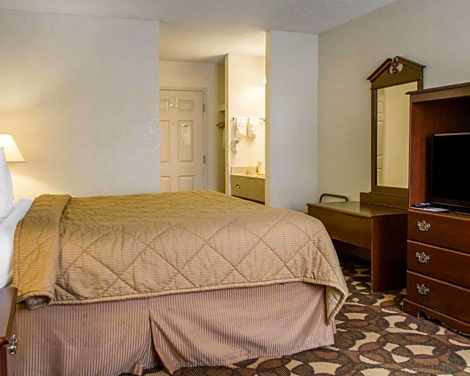 Quality Inn Broken Arrow - Tulsa
