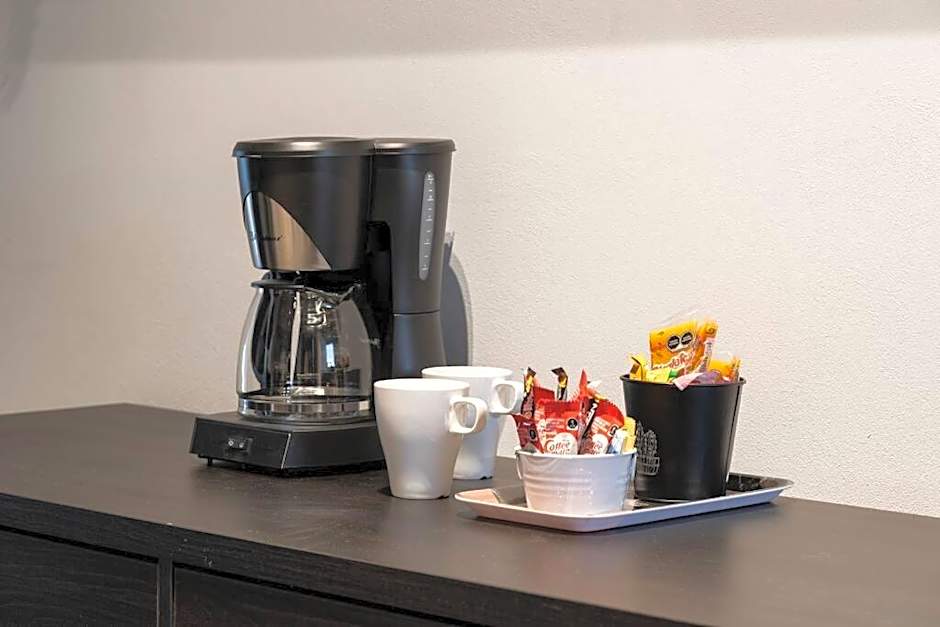 201 Nice Cozy AC Apt City Center Rooftop AC
