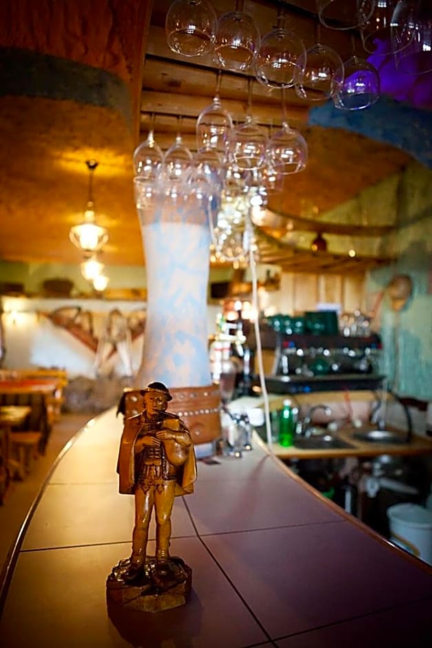 Grota zbójnicka apartament i pokoje