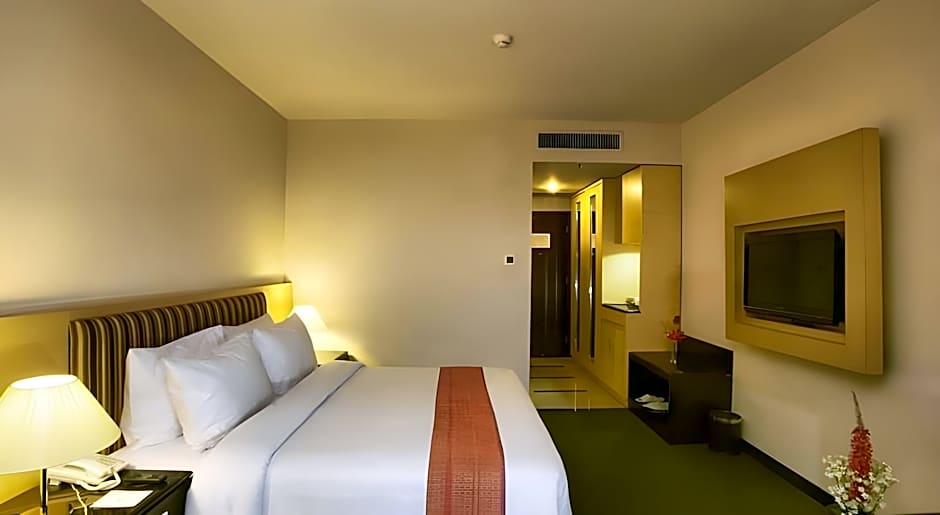 Rocky Plaza Hotel Padang