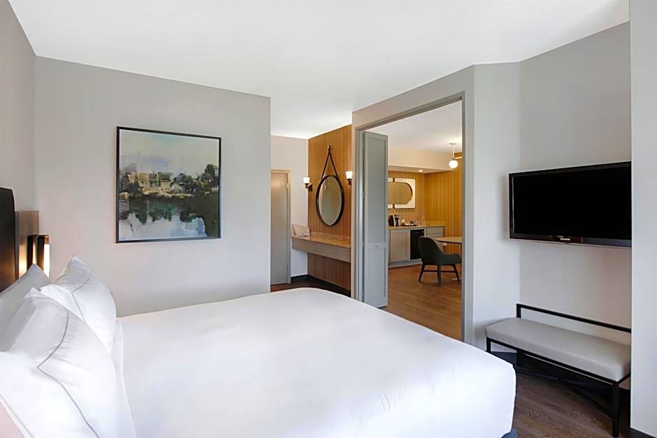 DoubleTree Suites By Hilton Raleigh-Durham
