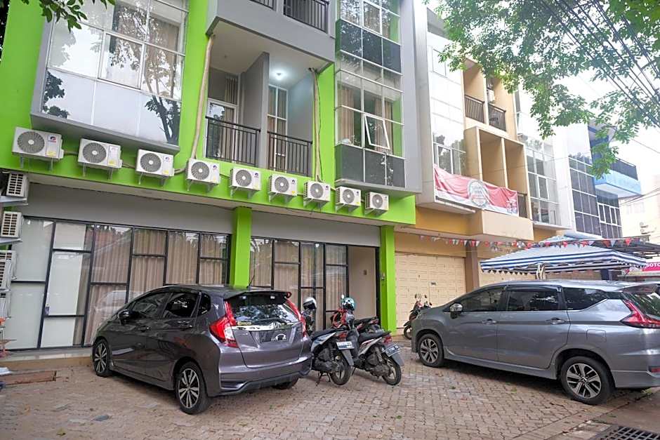 Urbanview Hotel AVA Semarang near Akademi Kepolisian Semarang by RedDoorz