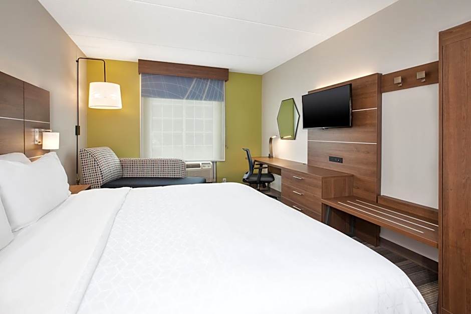 Holiday Inn Express Hotel & Suites Warrenton By IHG