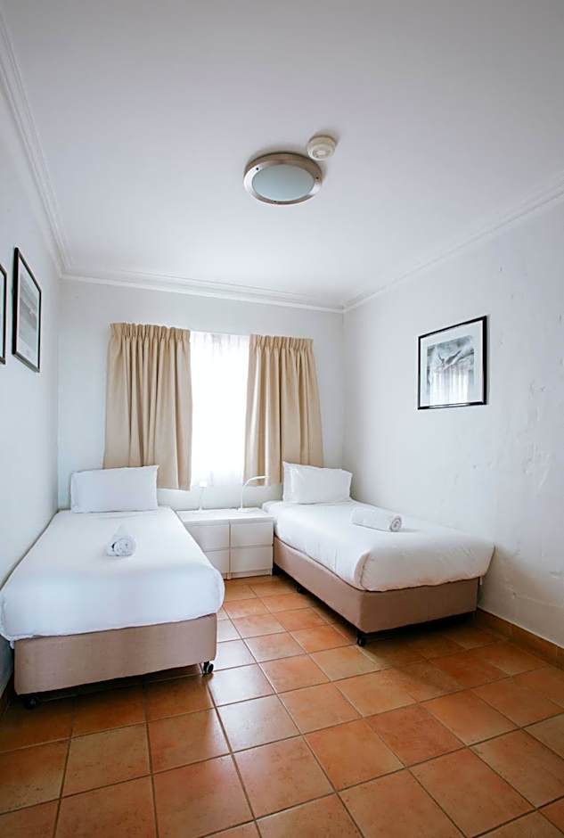 Canal Rocks Beachfront Apartments