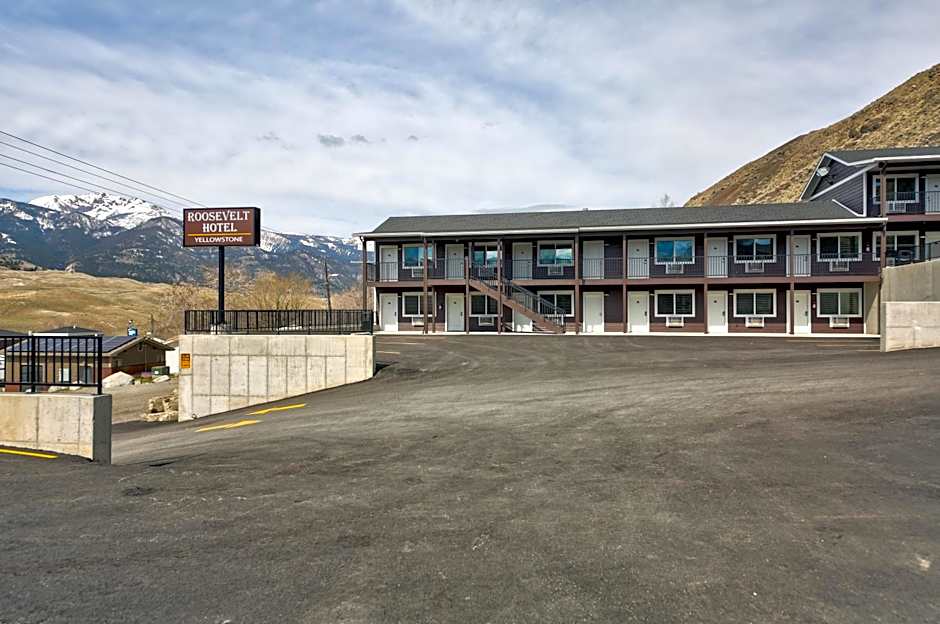 Roosevelt Hotel - Yellowstone