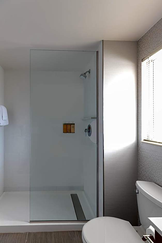 West Beach Inn, a Coast Hotel