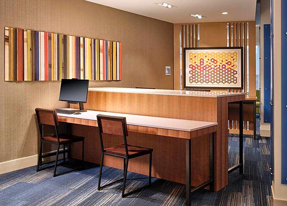 Holiday Inn Express and Suites Lockport By IHG