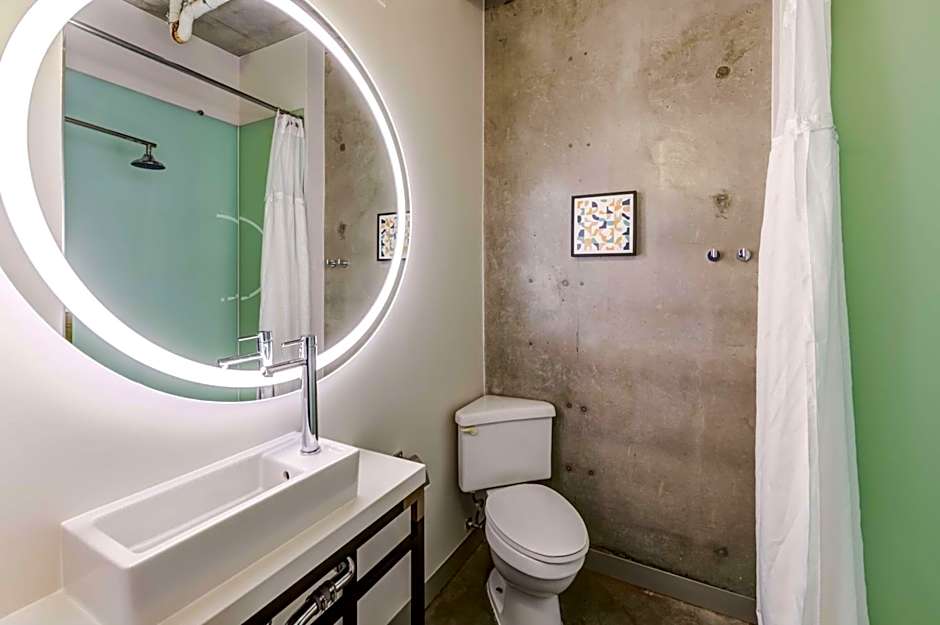 NYLO Las Colinas Hotel, Tapestry Collection by Hilton