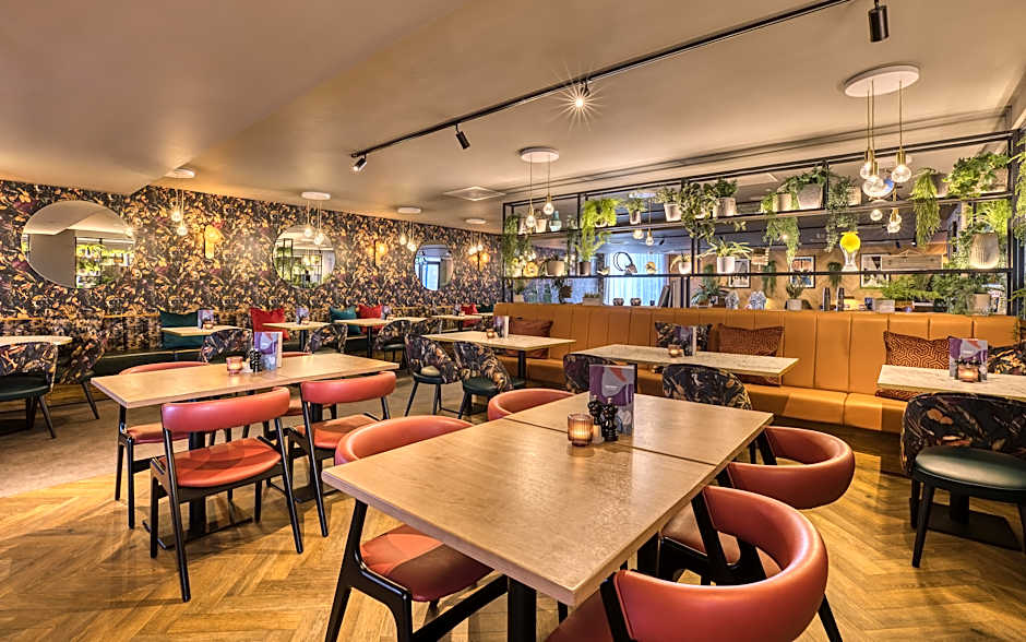 Premier Inn Cardiff City Centre (Queen Street)