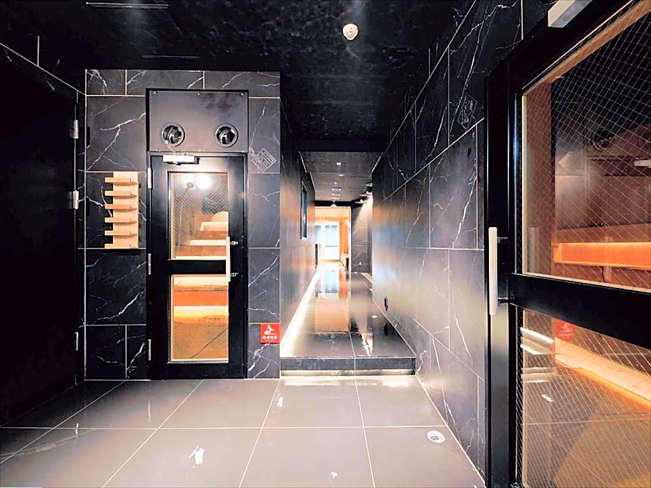 Rembrandt Cabin and Spa Shimbashi - Men Only