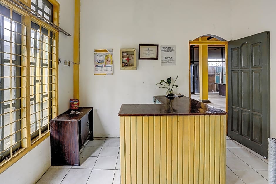 SPOT ON 92446 Penginapan Aina Syariah