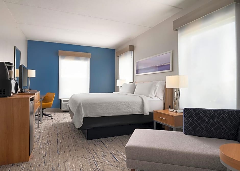 Holiday Inn Express and Suites New Orleans Airport