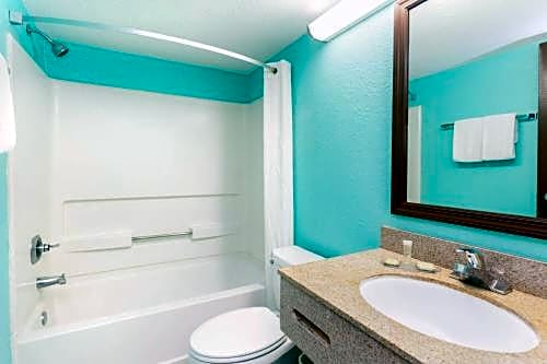 Super 8 by Wyndham Naples