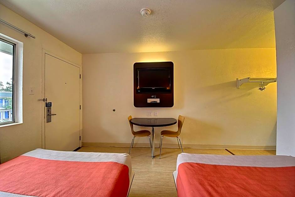 Motel 6-San Marcos, TX