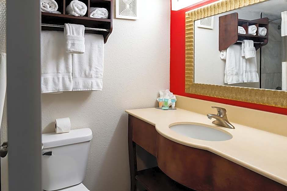 American Inn & Suites