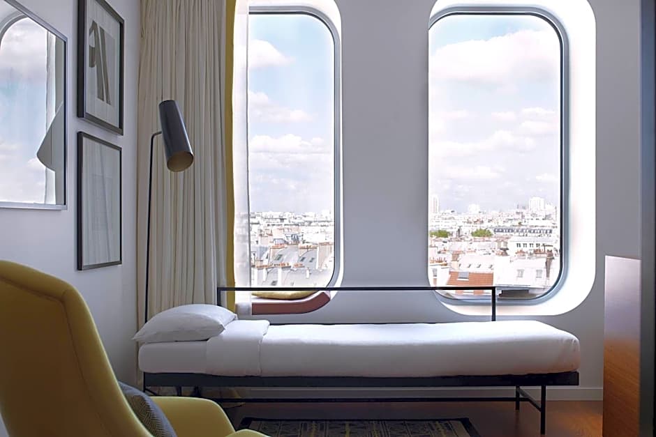 Renaissance Paris Republique Hotel