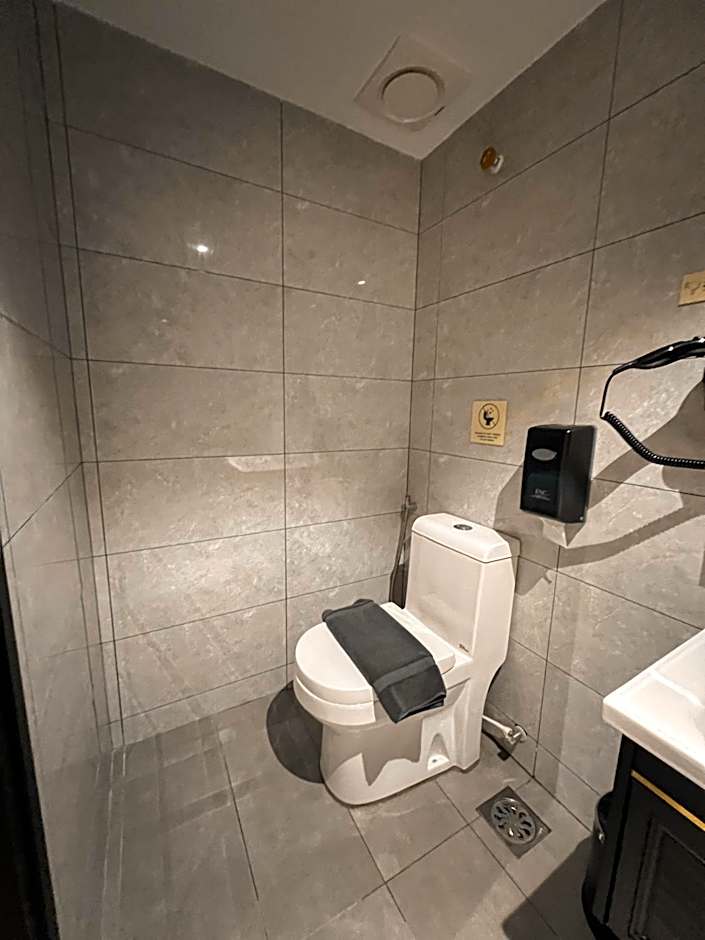 Hotel Brynton at Cameron Centrum Mall